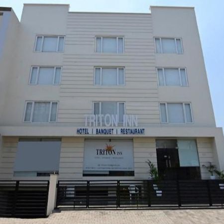 לקנאו Triton Inn מראה חיצוני תמונה