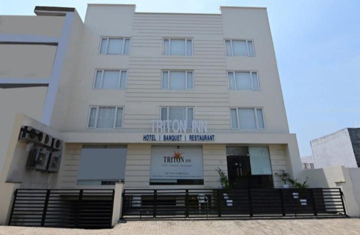 לקנאו Triton Inn מראה חיצוני תמונה